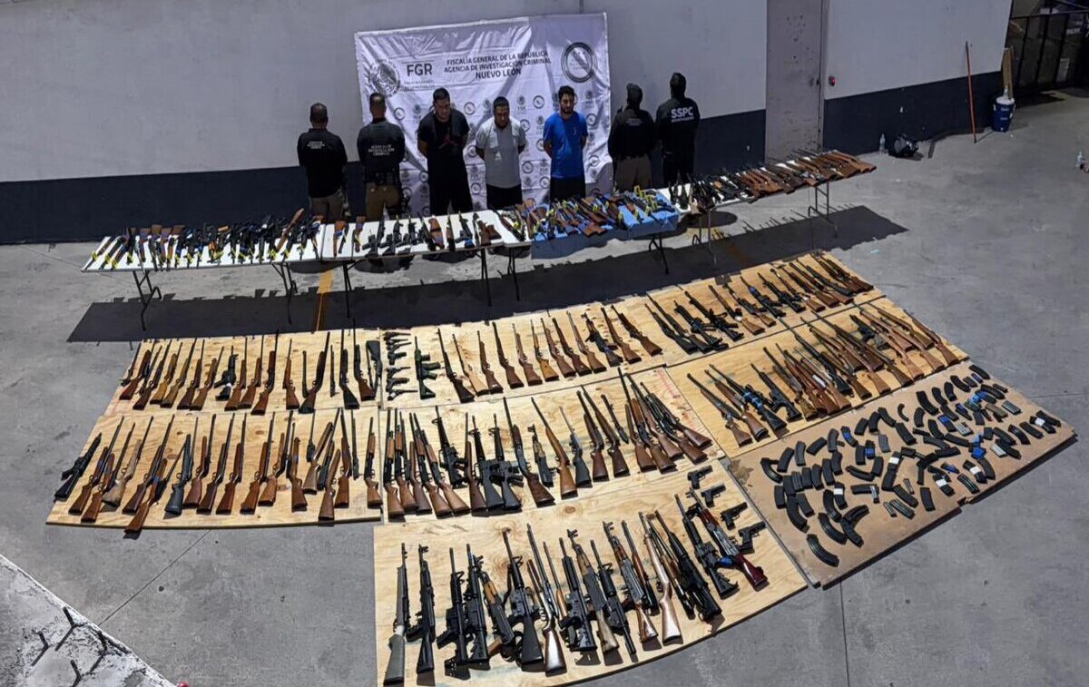 Un arsenal de 210 armas cruza desde Texas y termina en manos federales