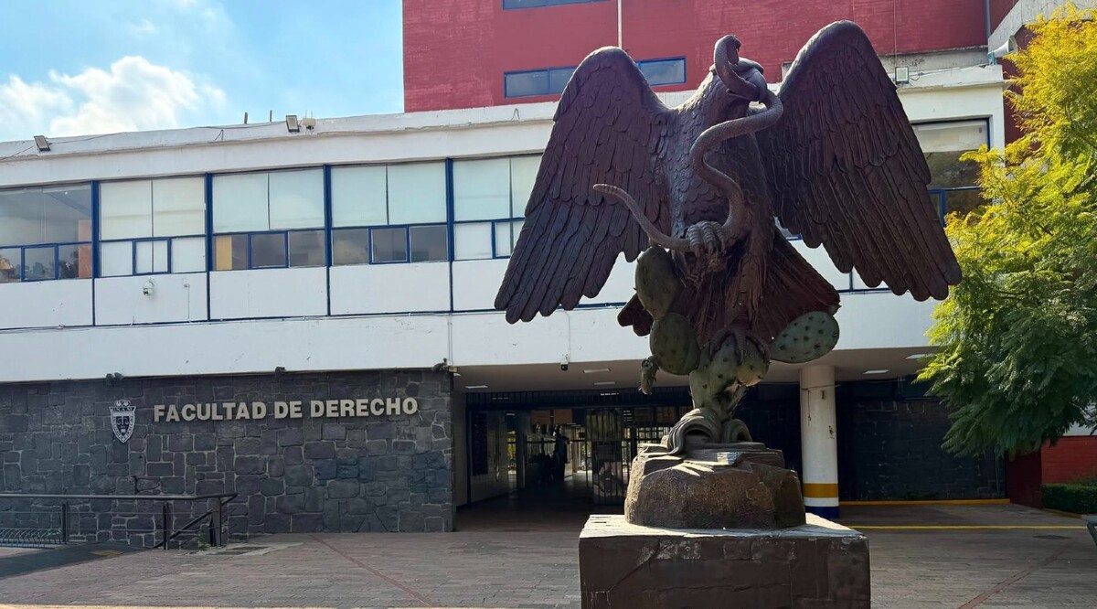 La Facultad de Derecho de Ciudad Universitaria redujo su puntaje mínimo de ingreso respecto a al examen en línea | Foto: DerechoUNAM / Facebook