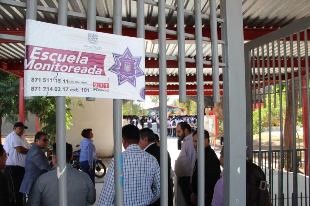 Inicio de clases en escuela de Gómez Palacio. | Foto: Roberto Amaya