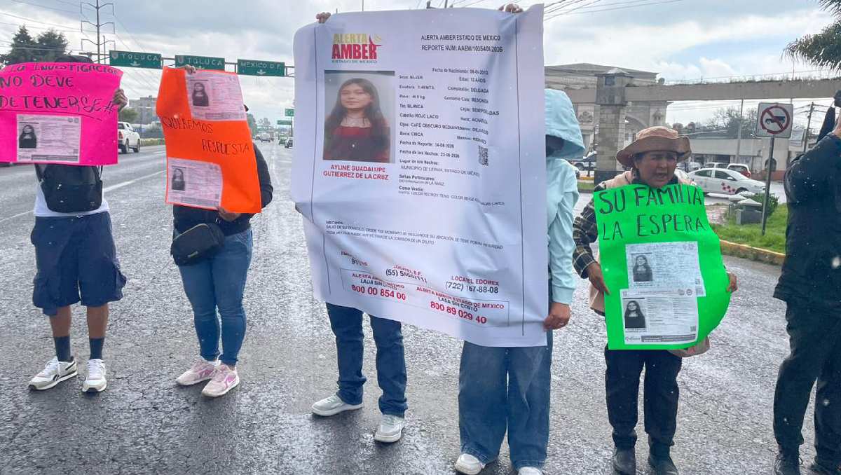 Manifestantes buscan a Ayline, quien lleva desaparecida desde el 23 de agosto. | Foto: Mellissa López