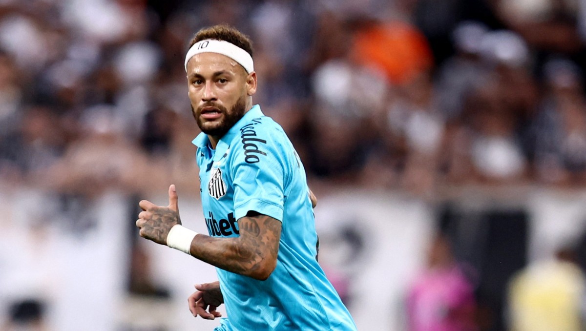 Neymar regala su jersey a niño aficionado del Corinthians (Reuters)