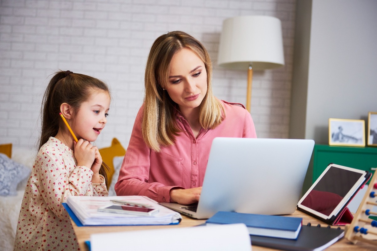 La oferta incluye currículos, plataformas de aprendizaje, software, aplicaciones, tutorías, evaluación y servicios de certificación. | Foto: Especial