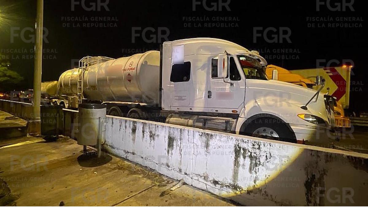 Se aseguraron dos camiones con combustible ilegal (Cortesía)
