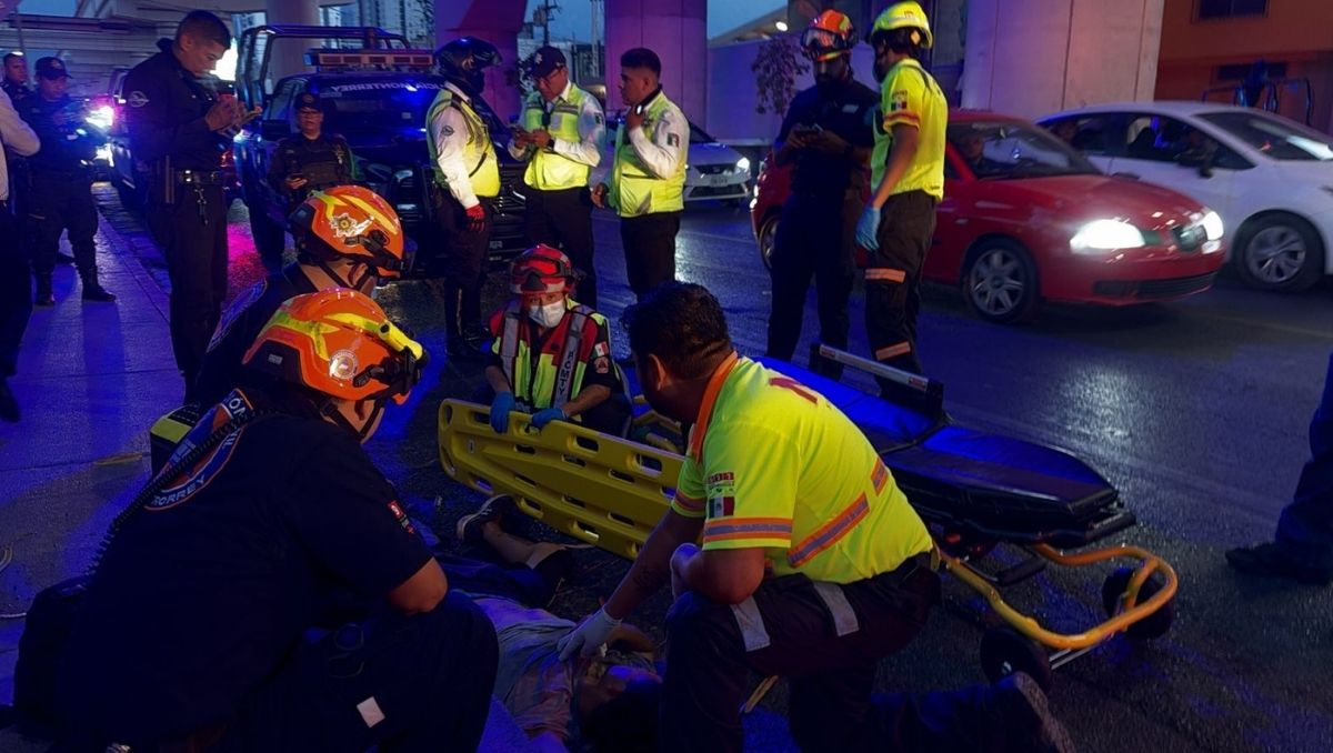 El afectado  presentaba una probable fractura de cadera. Foto: Especial