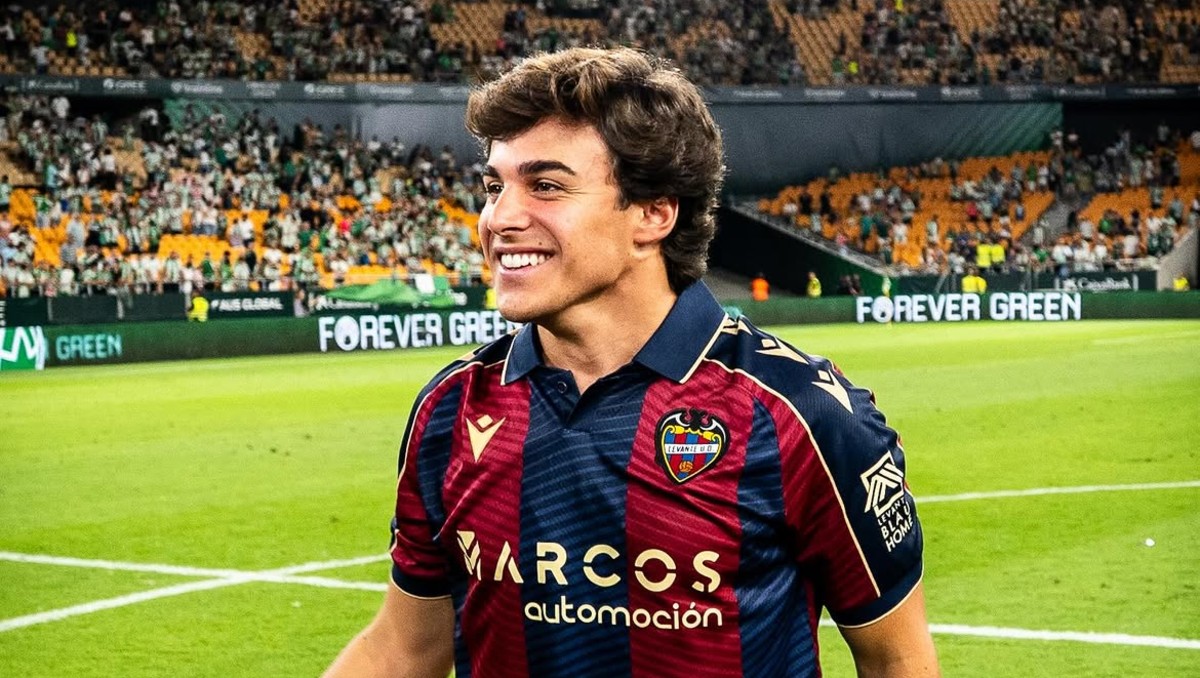 América está muy cerca de fichar a Carlos Álvarez (Instagram @_carlosalvarez10)