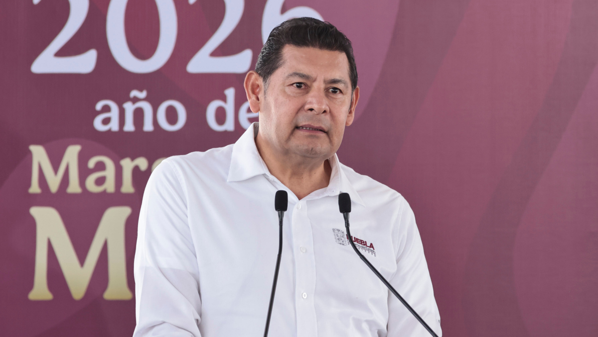 Armenta ofrece respaldo a trabajadores ante despidos en Volkswagen | EsImagen