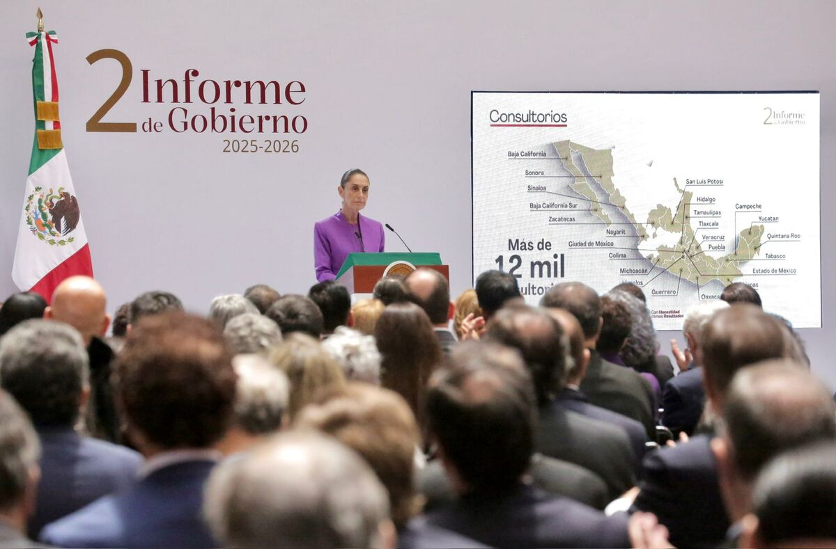 Claudia Sheinbaum, presidenta de México da lectura a su 2do Informe de Gobierno 2025 -2026 en Patio de Honor, Palacio Nacional. | Foto: Ariel Ojeda