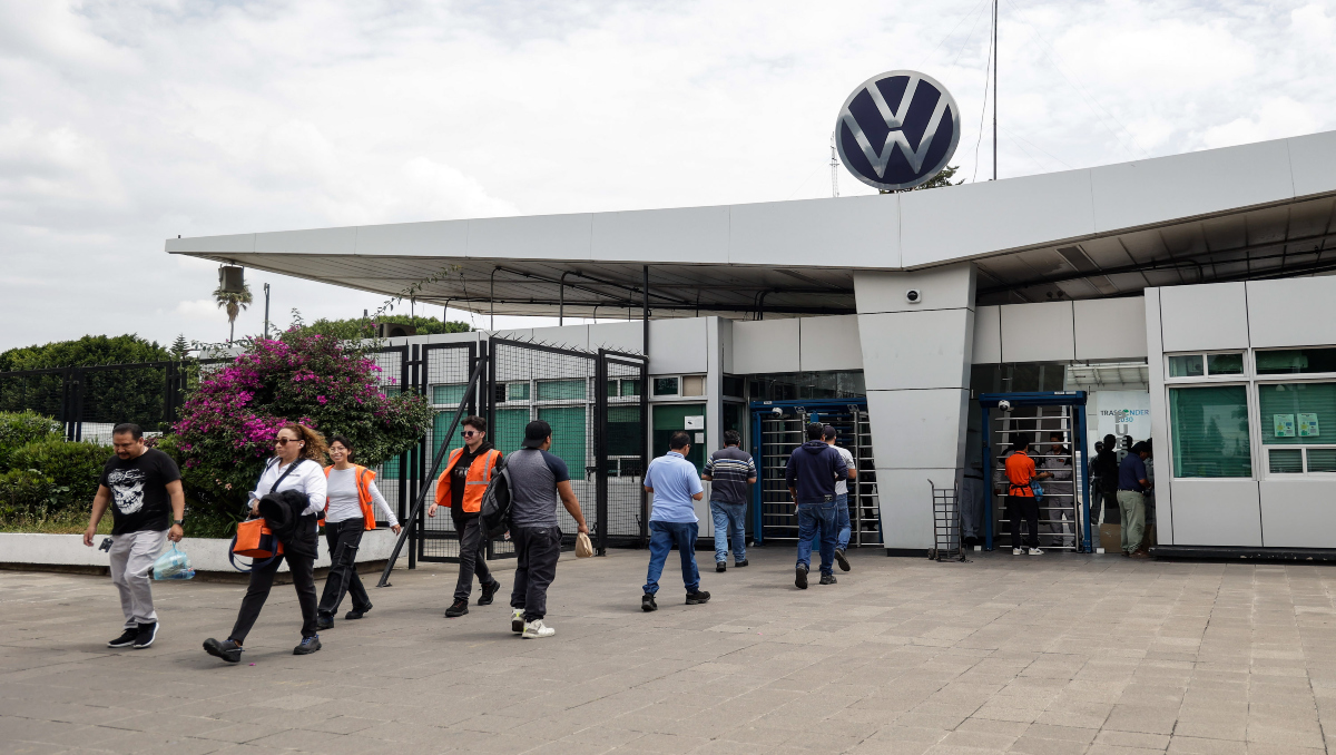 Complicado reubicar a técnicos despedidos de VW: Canacintra Puebla | EsImagen