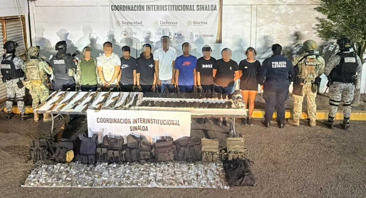 Detienen a 9 personas en Sinaloa por posesión de armas y droga | Foto: Manuel Aceves
