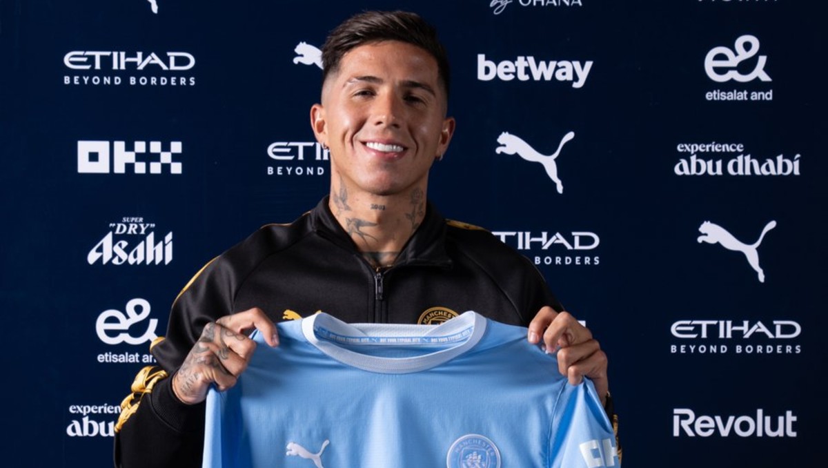 Enzo Fernández ficha con el Manchester City por cifra récord en la Premier League (X @ManCity)