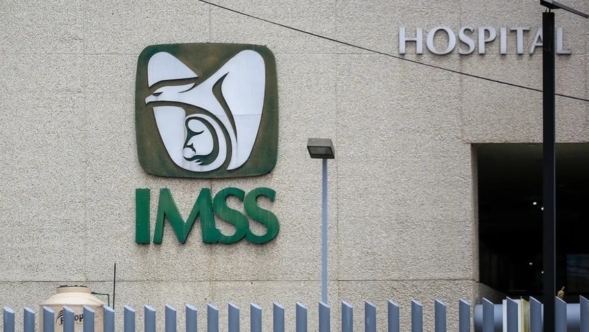 Hospital del IMSS en Amozoc, prioridad para la Federación: Armenta | Fachada de un hospital del IMSS / Ilustrativa (Andrés Lobato)