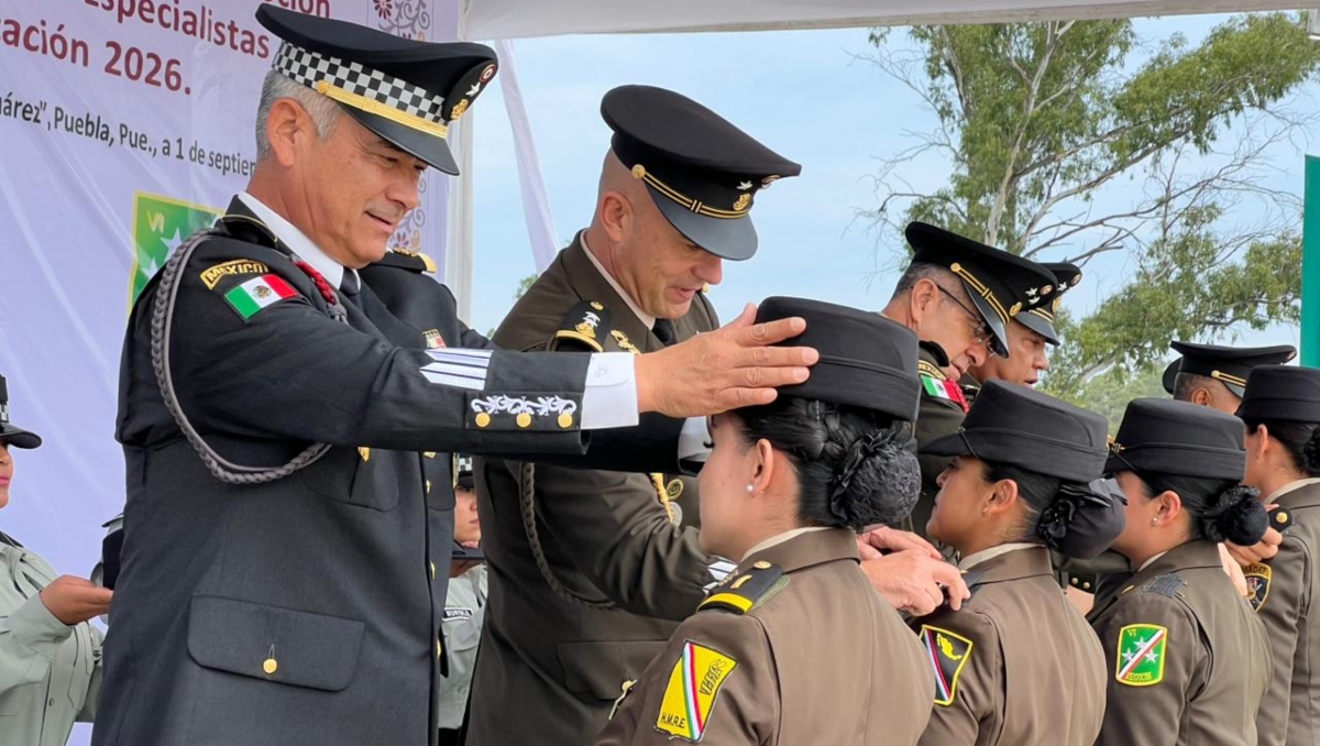 Reconocen a militares durante ceremonia de ascensos en Puebla | Nancy Camacho
