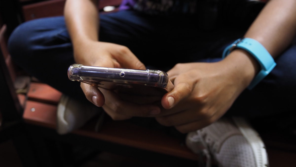 SEP Puebla somete a foro la aprobación de celulares en escuelas | EsImagen