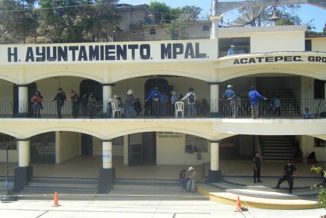 Un deslave de tierra sepultó el camino entre Barranca Pobre y Agua Fría en Acatepec, dejando incomunicadas a comunidades de La Montaña.