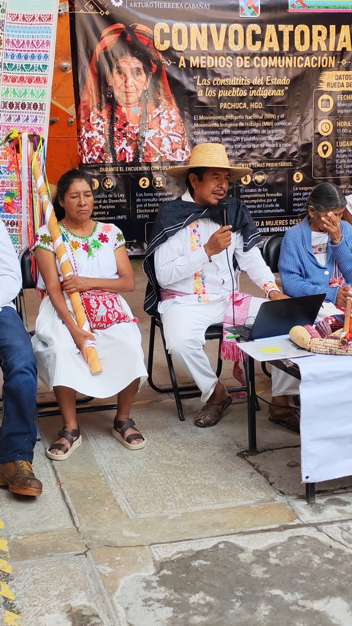 Integrantes del Movimiento Indígena de Hidalgo (MIH) se pronunciaron en contra de los foros regionales. (Miriam Avilés)