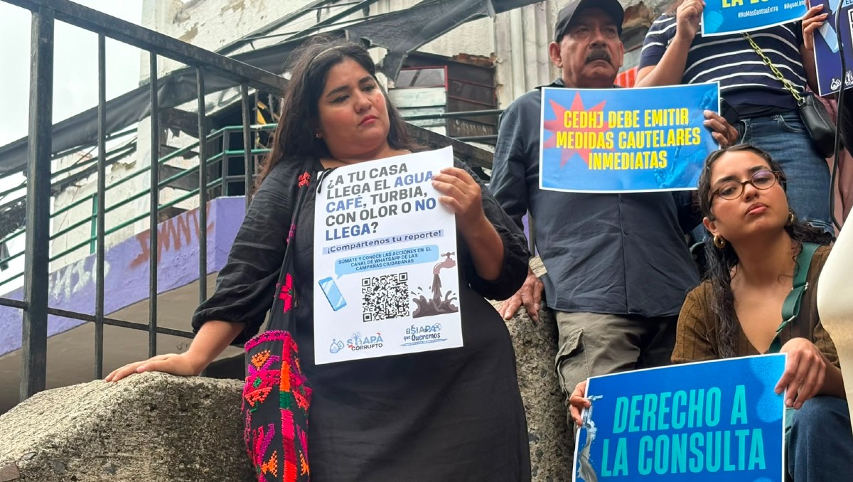 Protesta ciudadana afuera de la CEDHJ por mala calidad de agua en Jalisco (Fátima Briceño)