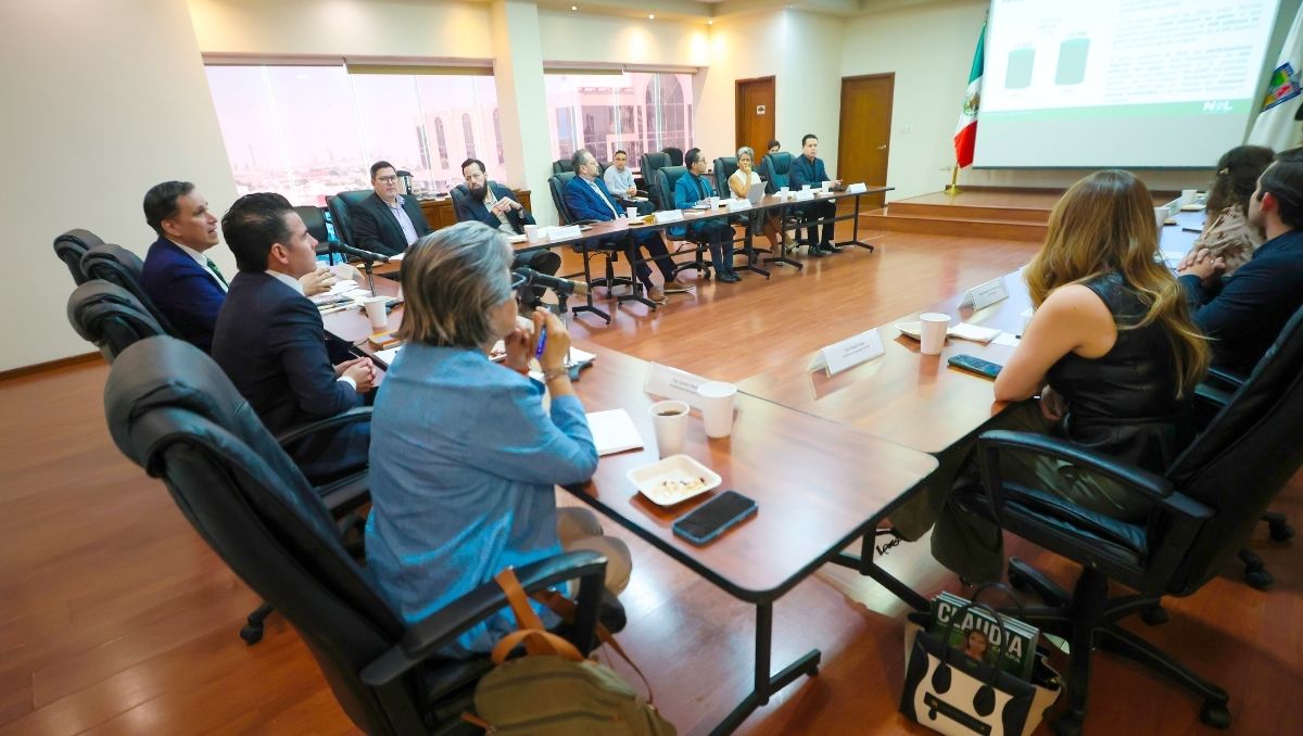 A la reunión asistieron diputados e integrantes del Estado. Foto: Especial