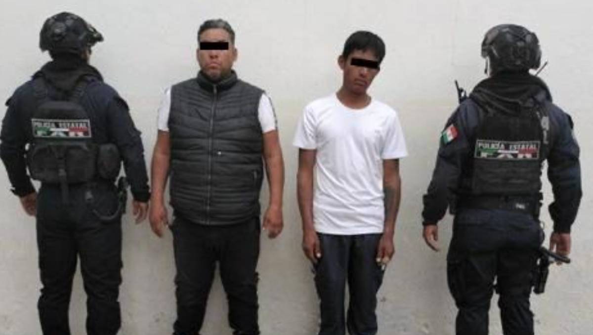 Valentín 'N' y Francisco 'N' fueron detenidos en Chalco con diversas dosis de presunta droga, informó la autoridad. | Foto: Especial