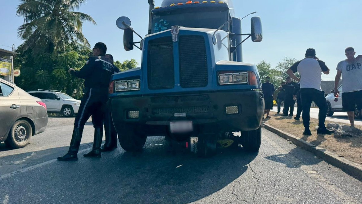 El accidente provocó congestionamiento vehicular en los carriles hacia El Moralillo, Veracruz. (Alberto Cano)