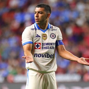 Erik Lira no estaría disponible para el partido entre cruz Azul y Santos; se reportará con el club apenas hasta el viernes.