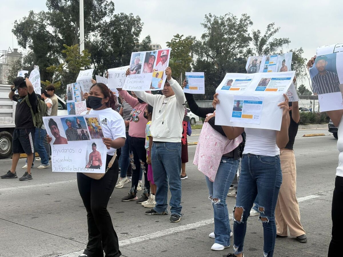 Familiares y amigos esperan el regreso con vida de los hermanos Hernández Carrillo. (Fátima Briceño)