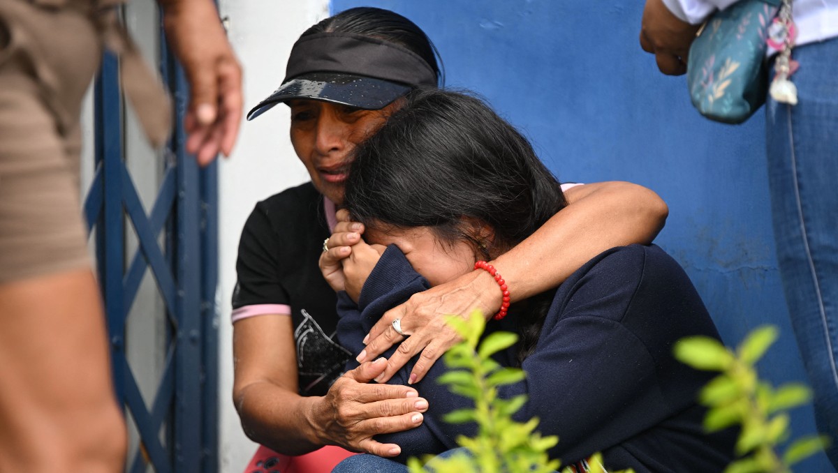 Ecuador: familias protestan por pescadores en barcos hundidos por EU