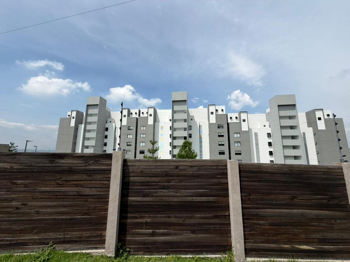 Exterior del fraccionamiento Grand Viure, en dónde ocurrió el multihomicidio. | Osvaldo Müller