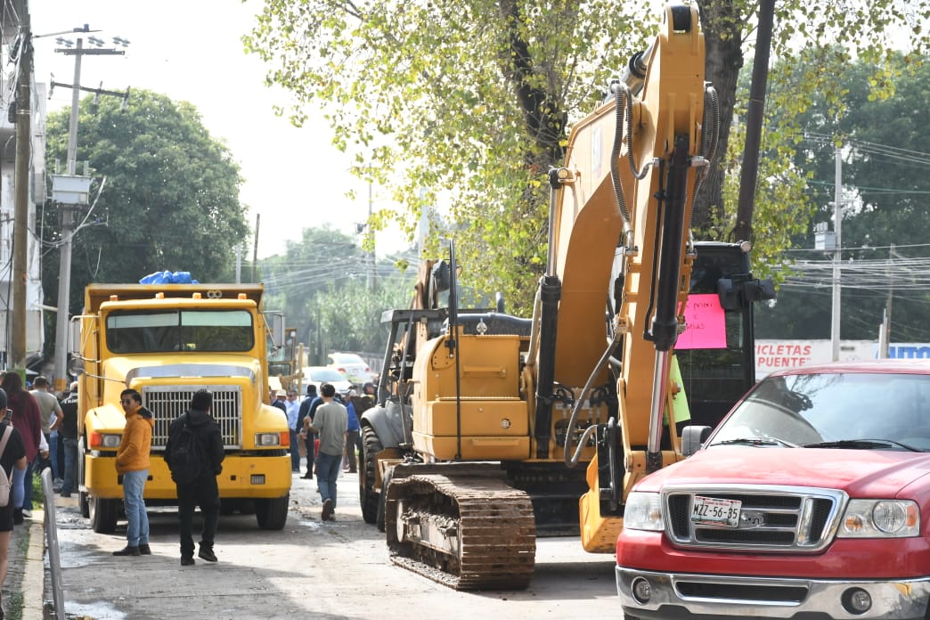 La rehabilitación de la calzada Melchor Ocampo, en Tula de Allende, permitirá sustituir la red de agua potable. (Cortesía)