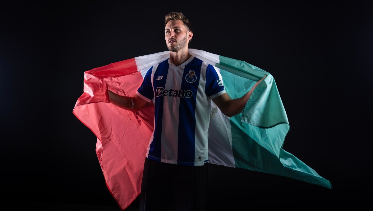 Santiago Gimenez tiene su primera convocatoria con Porto (X: @FCPorto)