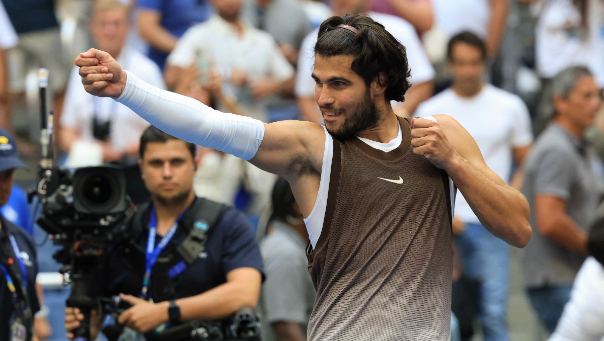 Carlos Alcaraz se frustra ante Yibing Wu, pero logra instalarse en Octavos del US Open (AFP)