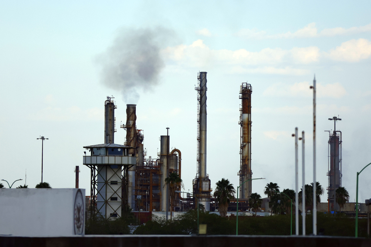 El INECC continuará, con apoyo de Pemex, el monitoreo en el área de influencia de la Refinería de Cadereyta | Foto: Jorge López