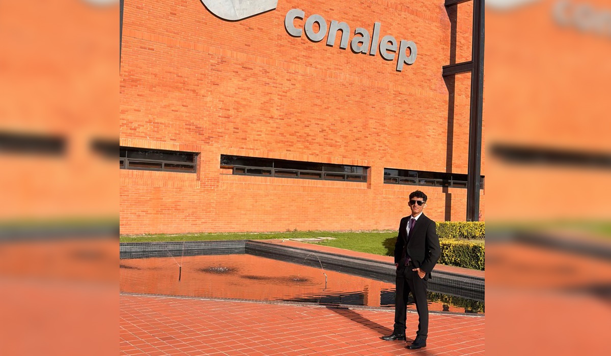 Joel Andrés Pérez Velázquez, es el primer alumno de Aula Mixta Conalep Torreón quien recibe la distinción. Foto proporcionada por Wendy Aguilera.