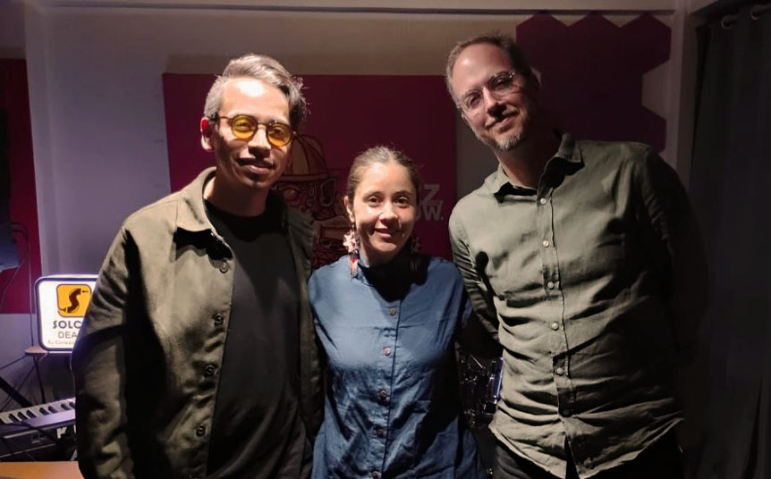 Manuel Huizar —director de la ONJMX—, Ingrid Beaujean —cantante— y Jan Boker —director de Pesticide Free Music— (Foto: Cortesía)