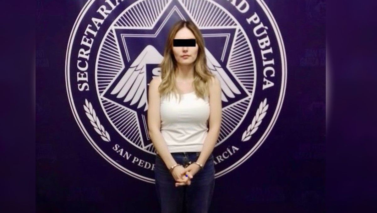 La mujer Nancy “N”, de 27 años, fue retenida por un guardia de seguridad hasta la llegada de los elementos. | Especial