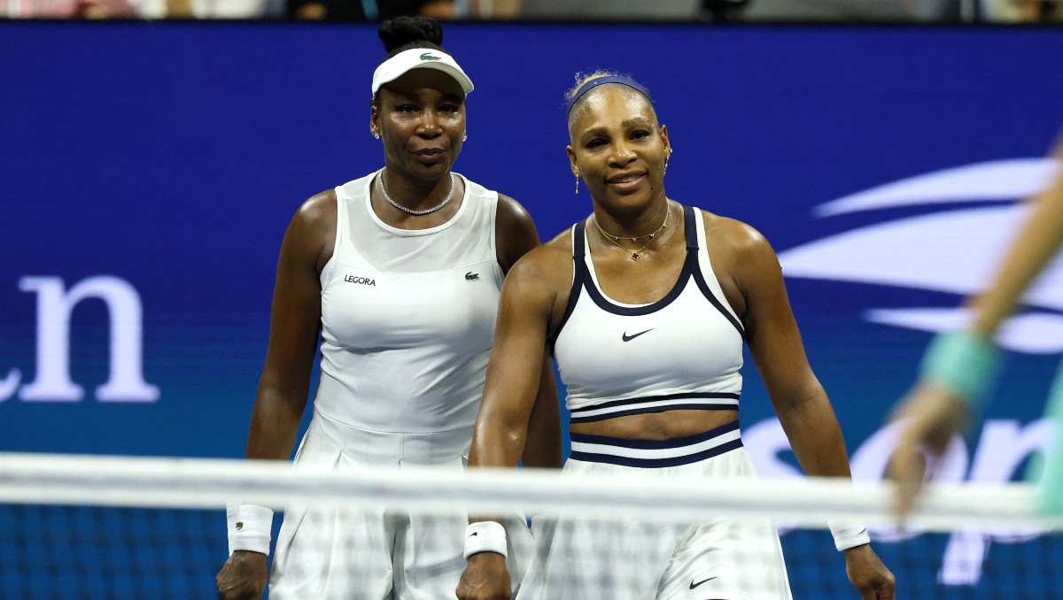 Venus y Serena Williams quedaron eliminadas en la primera ronda en dobles del US Open (Reuters)