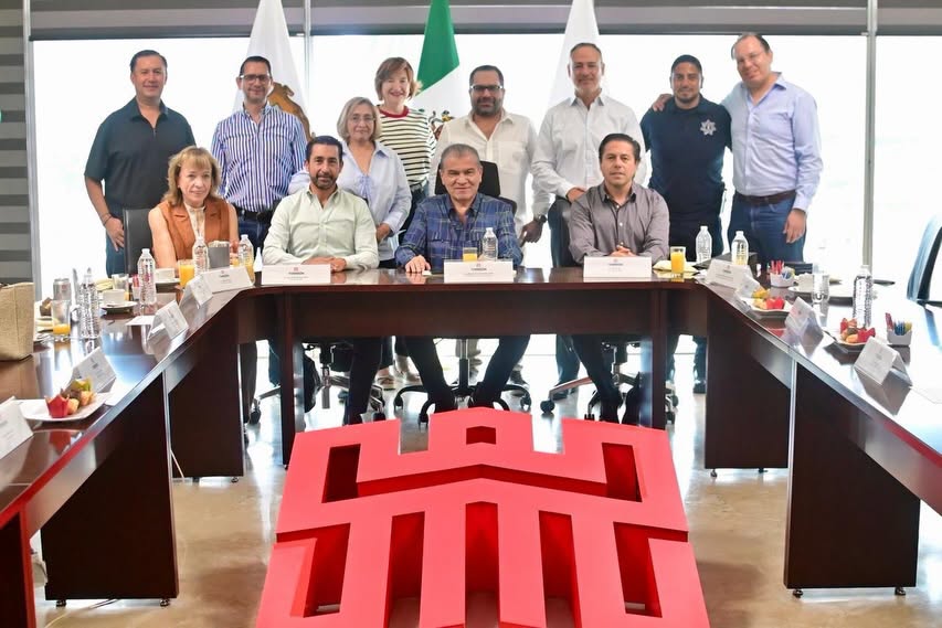Alcalde de Torreón aborda temas con colonos y restauranteros. | Foto tomada de: www.facebook.com/mriquelmesi