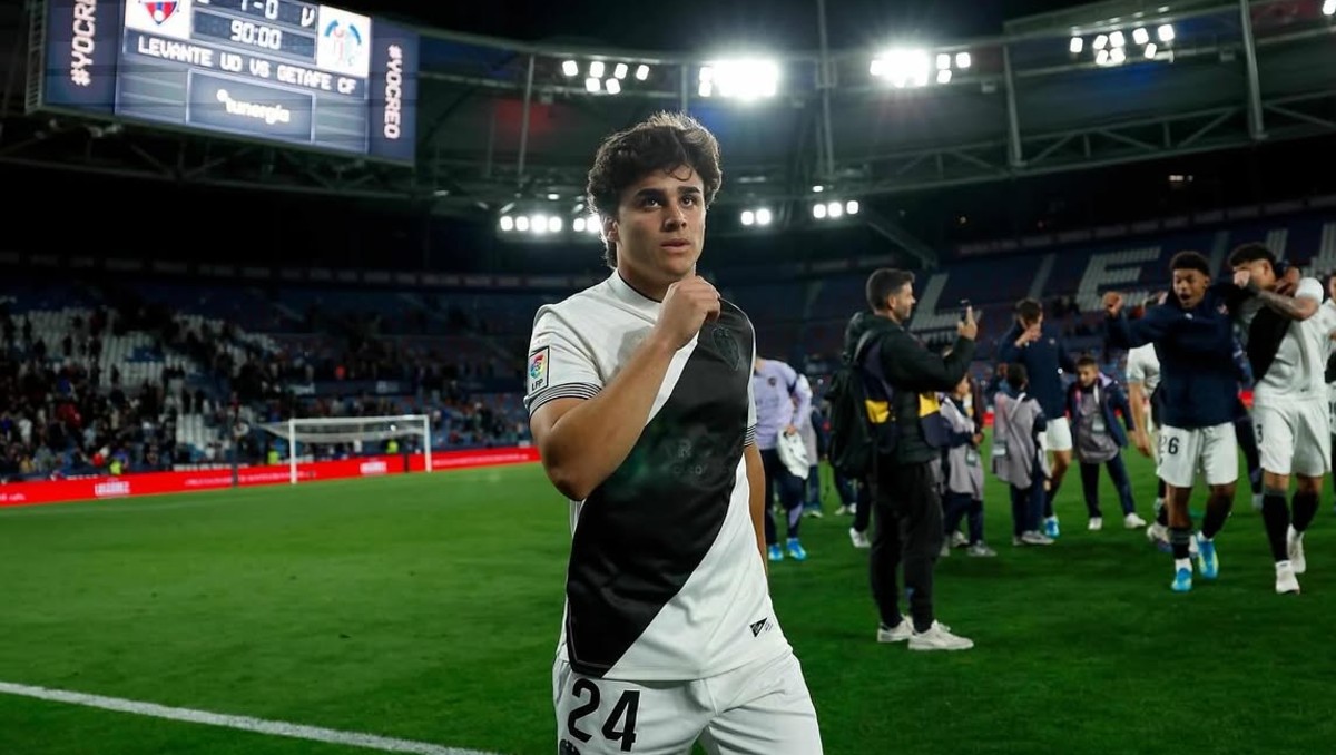 Carlos Álvarez llega a México para unirse al América (Instagram @_carlosalvarez10)