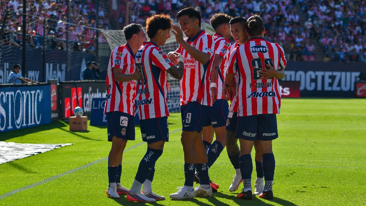 Chivas domina al Atlético de San Luis y toma el subliderato del Apertura 2026 (Imago7)