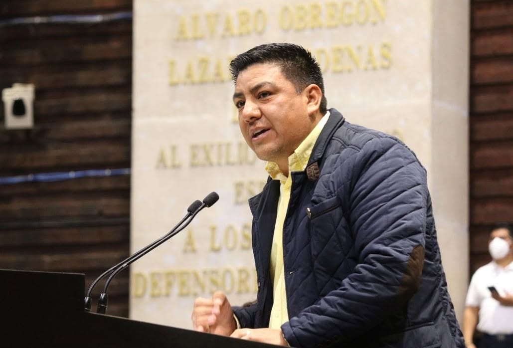 Héctor Chávez Ruiz, titular de la Secretaría de Comunicación y Capacitación Política del CEE del PRD. (Facebook Héctor Chávez)