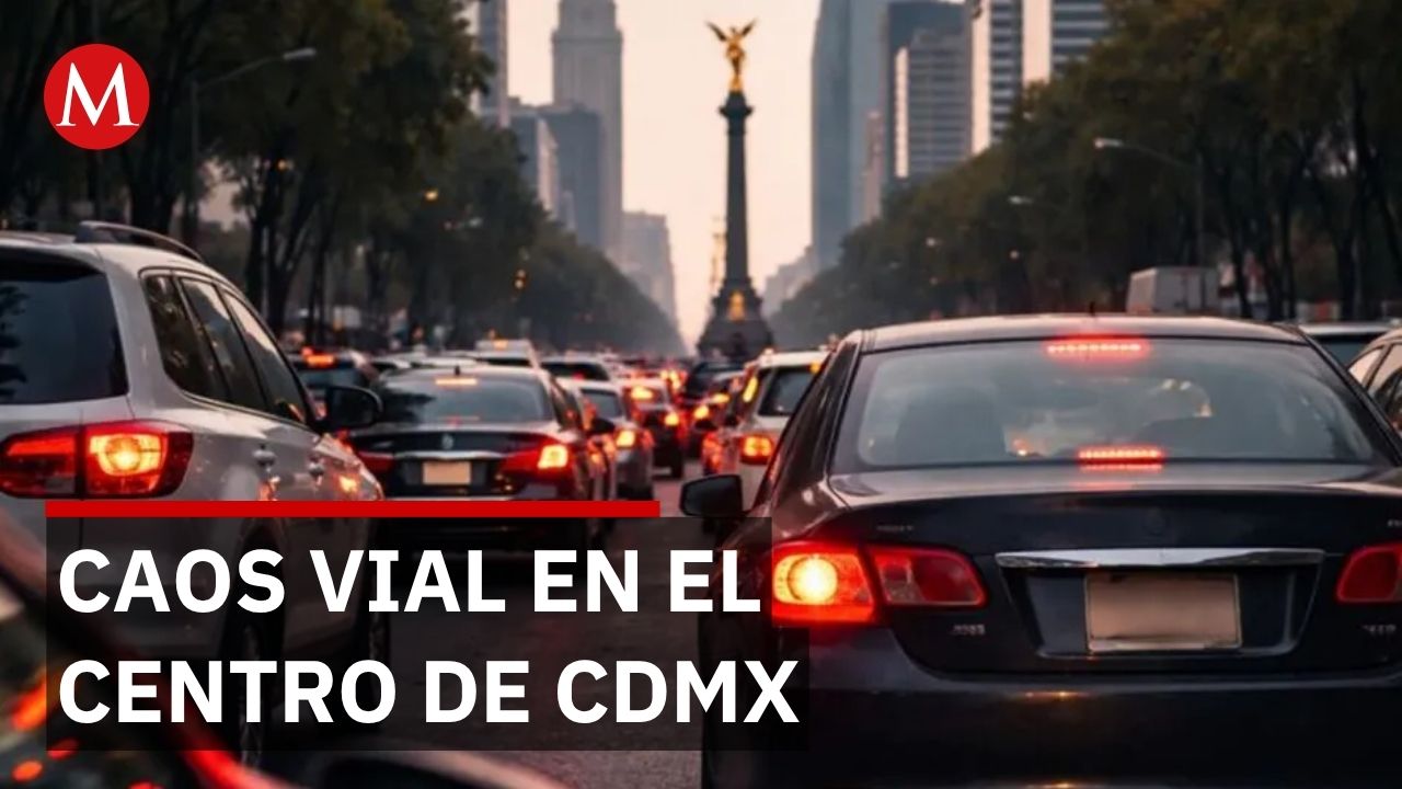 Normalistas mantienen bloqueo en Eje Central y Juárez; exigen solución a sus demandas