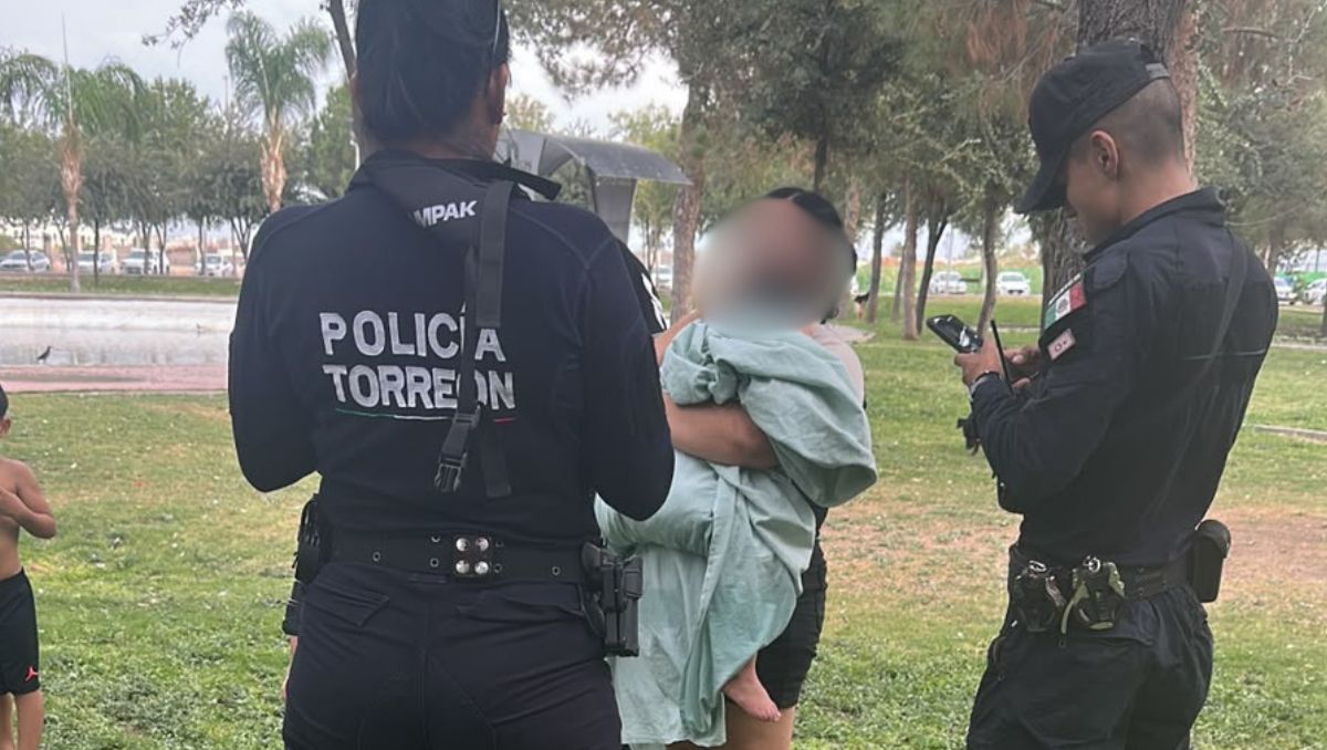 omberos, Cruz Roja y Policía Municipal acudieron al lugar para auxiliar a la menor y su padre. | Cortesía de Protección Civil