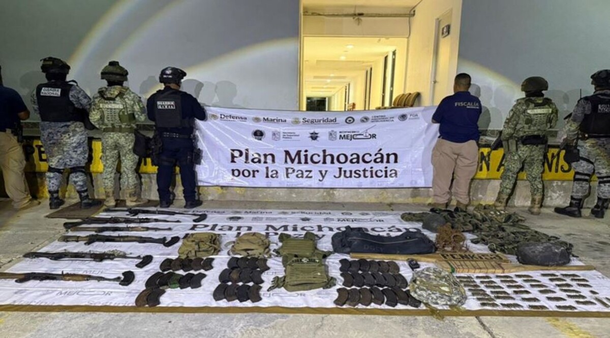 Aseguran armas en Michoacán. | Foto: Especial