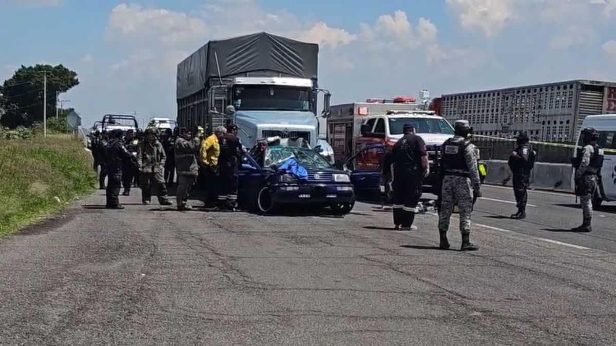 Autoridades y cuerpos de rescate acudieron al auxilio. | Redes Sociales