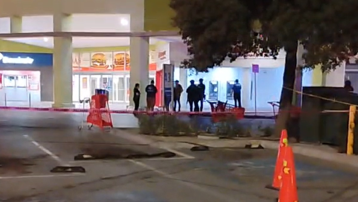 Hombre es atacado a balazos afuera de Plaza Sendero Periférico en Reynosa. (Javier Hernández)