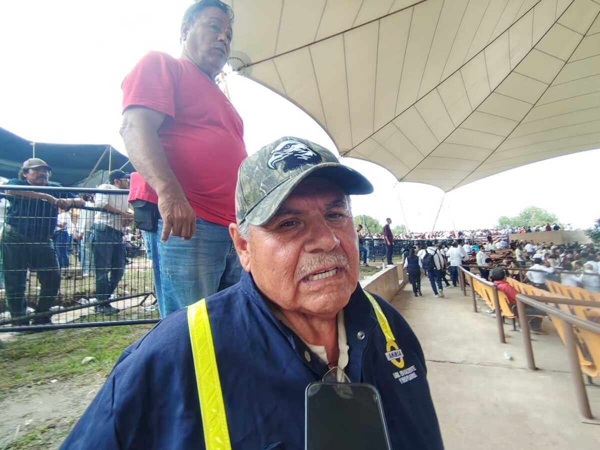 Julián Torres Ávalos, presidente del Grupo de Defensa Laboral de Trabajadores de Altos Hornos de México. | Foto: Esmeralda Sánchez