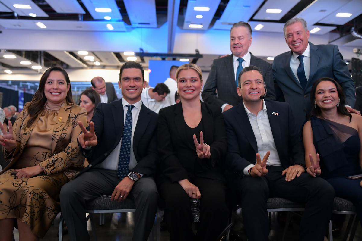Maru Campos acompaña al alcalde Marco Bonilla en su Quinto Informe de Gobierno. | Especial
