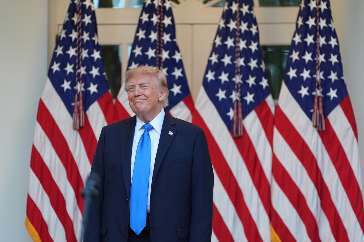 El presidente Donald Trump asiste a un acto con legisladores republicanos en el Jardín de las Rosas de la Casa Blanca. | AP