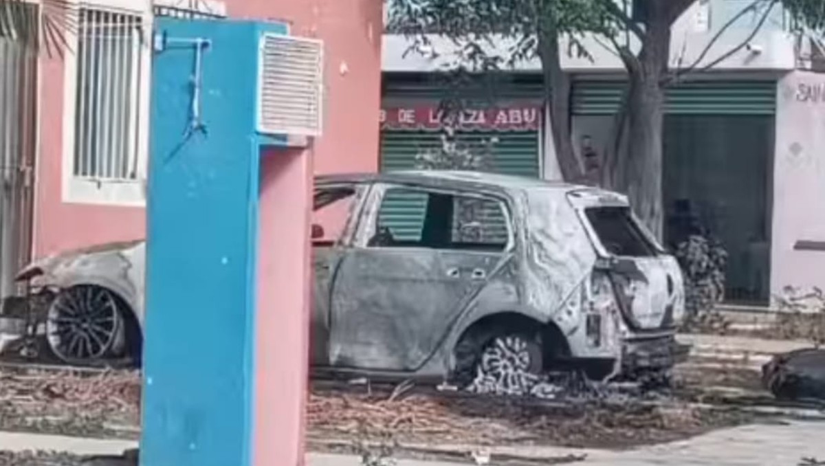En Tehuacán, incendian local comercial y un vehículo | Especial