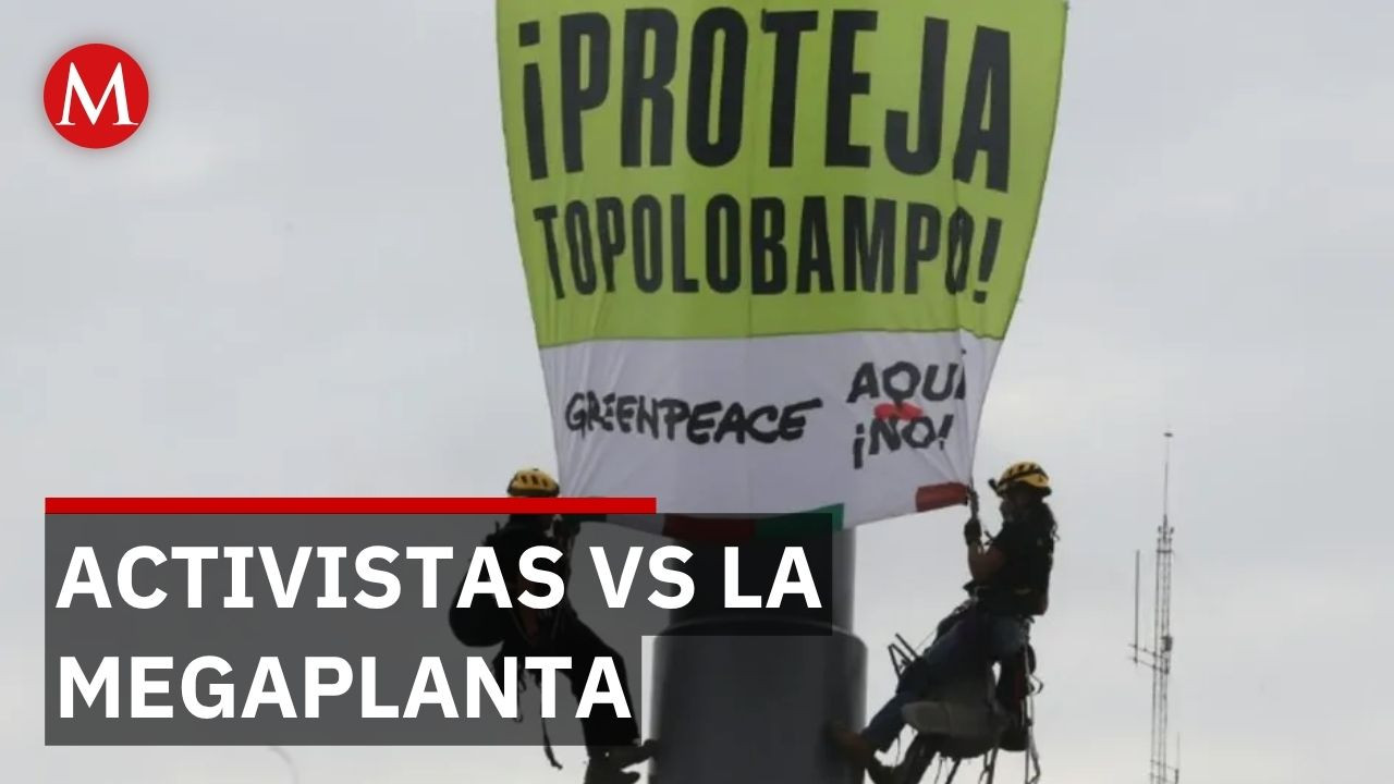 Activistas escalan Palacio Nacional; Claudia promete asambleas sobre megaplanta en Sinaloa
