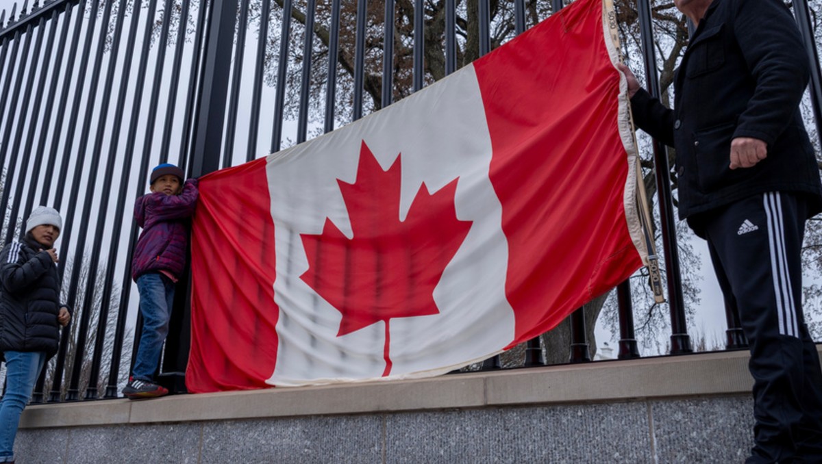 Más del 70 por ciento de las exportaciones canadienses siguen siendo hacia Estados Unidos | Foto: AP